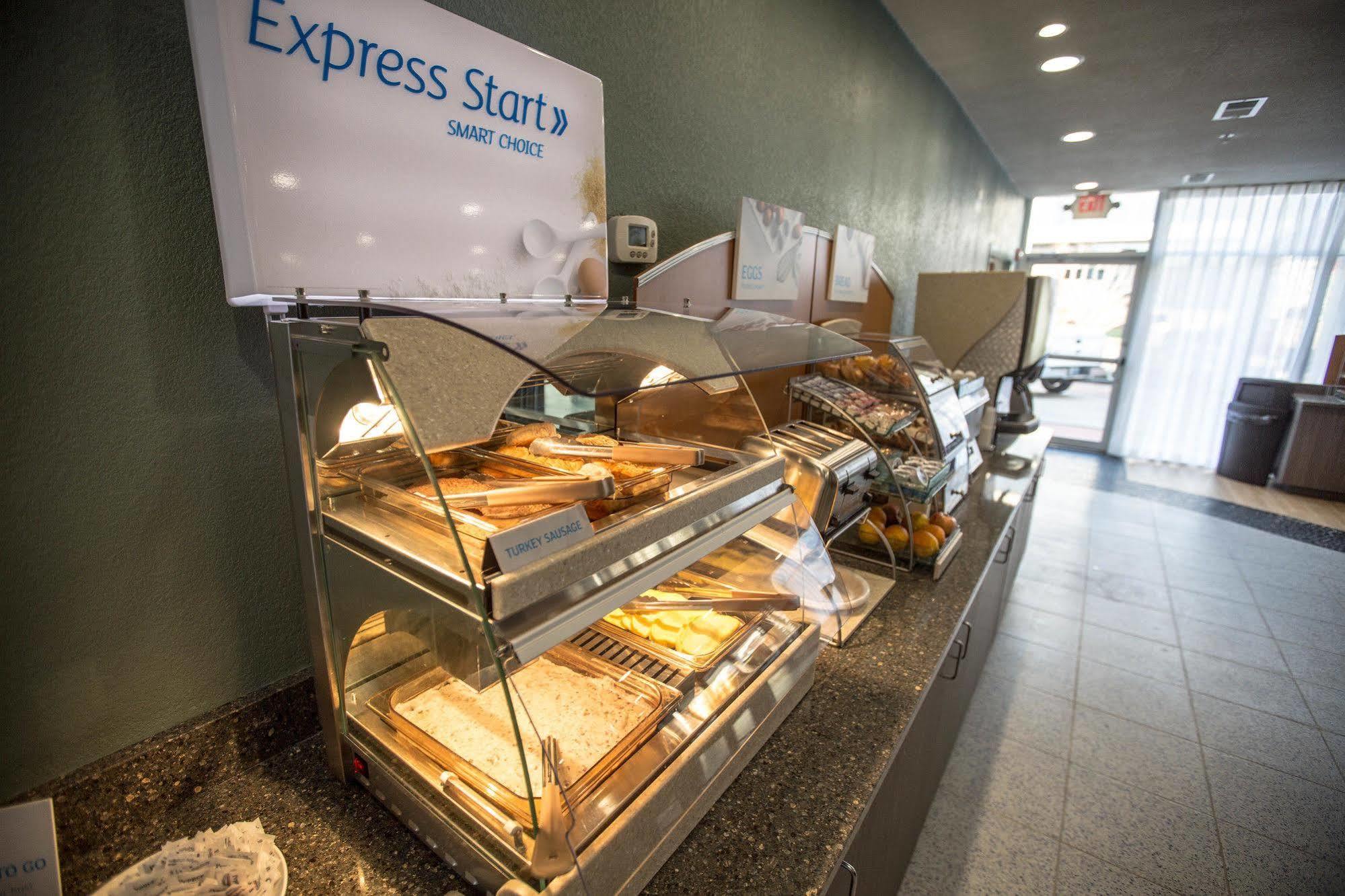 Holiday Inn Express St. Louis Central West End By Ihg Exterior foto